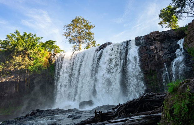 Busra Falls (Bousra Waterfall)